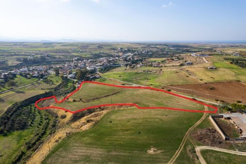 Field in Potami, Nicosia - Image 1