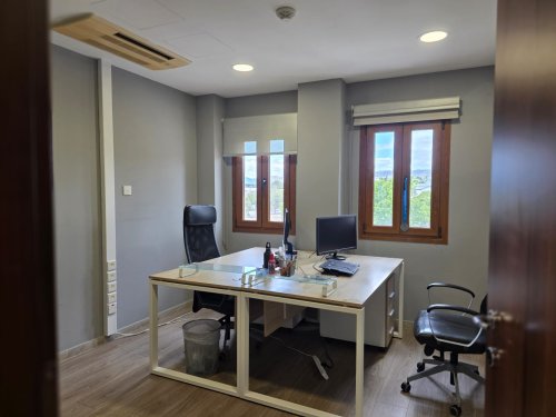 Офис 232 м² в аренду в Agios Athanasios, Limassol, 4102
