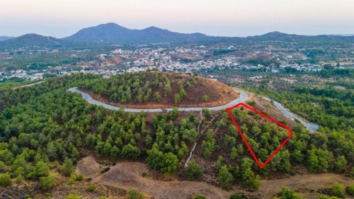 Residential plot in Kornos, Larnaca - Image 1