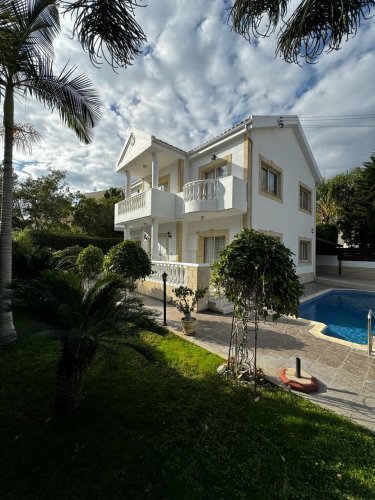 3 BR Villa in Agios Tychonas, Limassol - Image 1