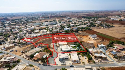 Four residential fields in Liopetri, Famagusta - Image 1