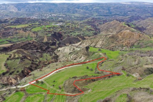 Agricultural field in Drymou, Paphos - Image 1