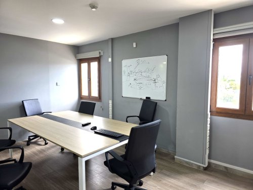 Офис 232 м² в аренду в Agios Athanasios, Limassol, 4102