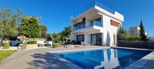 4 BR Villa in Kouklia, Paphos - Image 1