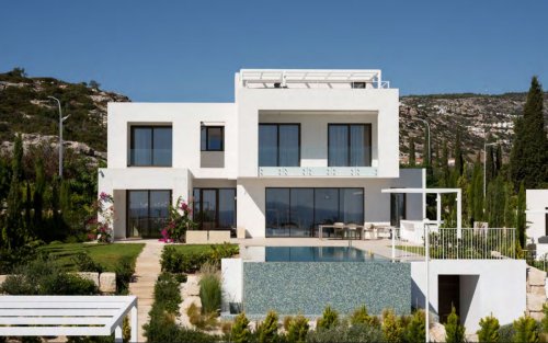 5 BR Villa in Pegeia - Image 1