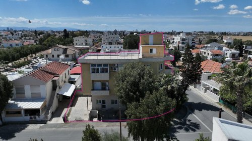 Three-storey building, located in Kaimakli, Nicosia - Image 1