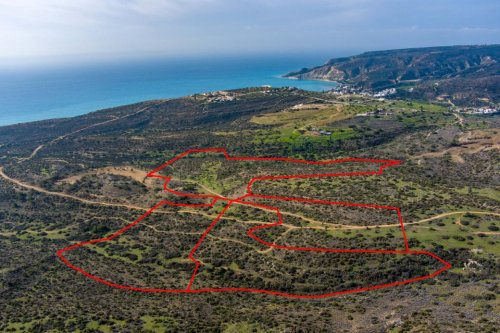 Touristic fields in Pissouri, Limassol - Image 1