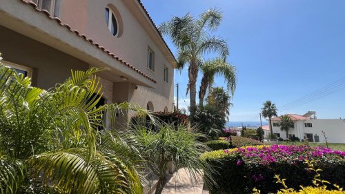 5 BR Villa in Agios Athanasios, Limassol - Image 1