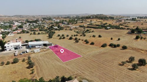Residential field in Klirou, Nicosia - Image 1