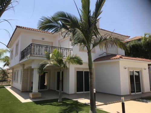 4 BR Villa in Agios Tychonas, Limassol - Image 1