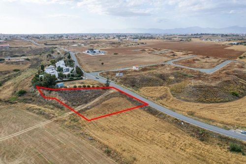 Residential field in Lakatamia, Nicosia - Image 1