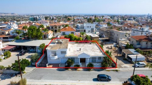 4 bedroom house in Aradippou, Larnaca - Image 1
