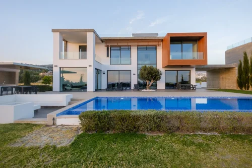 4 BR Villa in Pegeia, Paphos - Image 1