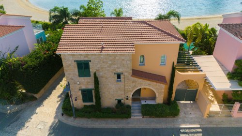 5 BR Villa in  Tzami Tzentit, Limassol - Image 1