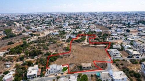 Shared residential field in Deryneia, Famagusta - Image 1