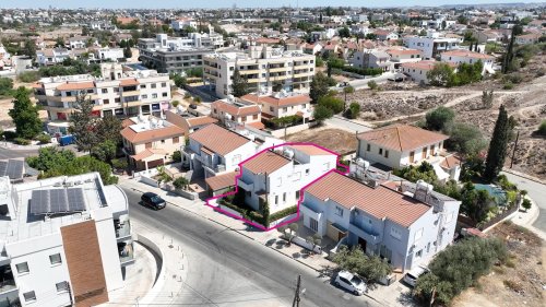 Spacious 4+1 Bedroom Detached Home with Basement Studio in Engomi - Image 1