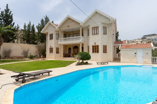5 BR Villa in Agios Tychonas, Limassol - Image 1
