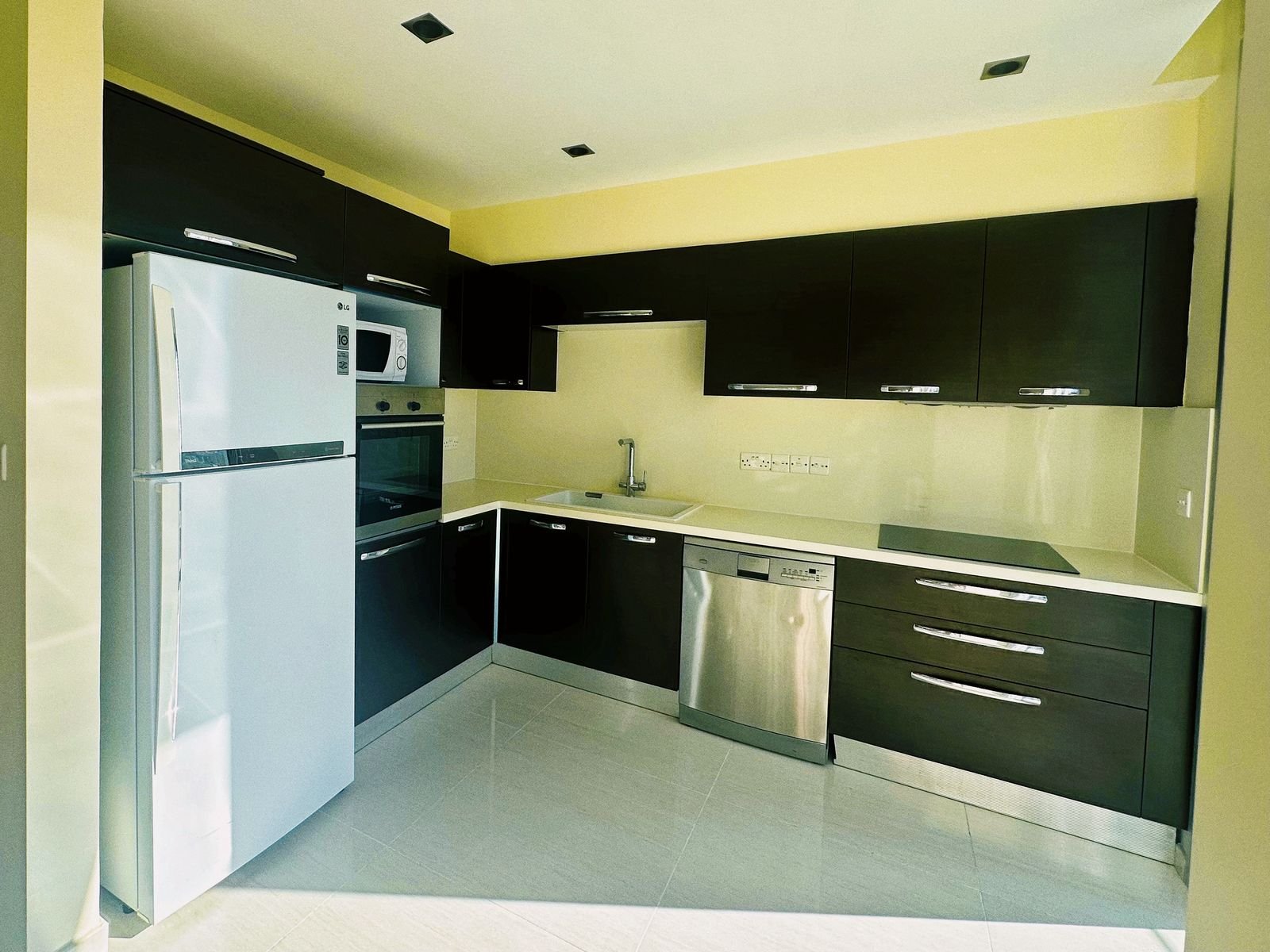 2 BR Sea view Penthouse in Agios Athanasios, Limassol photo 2