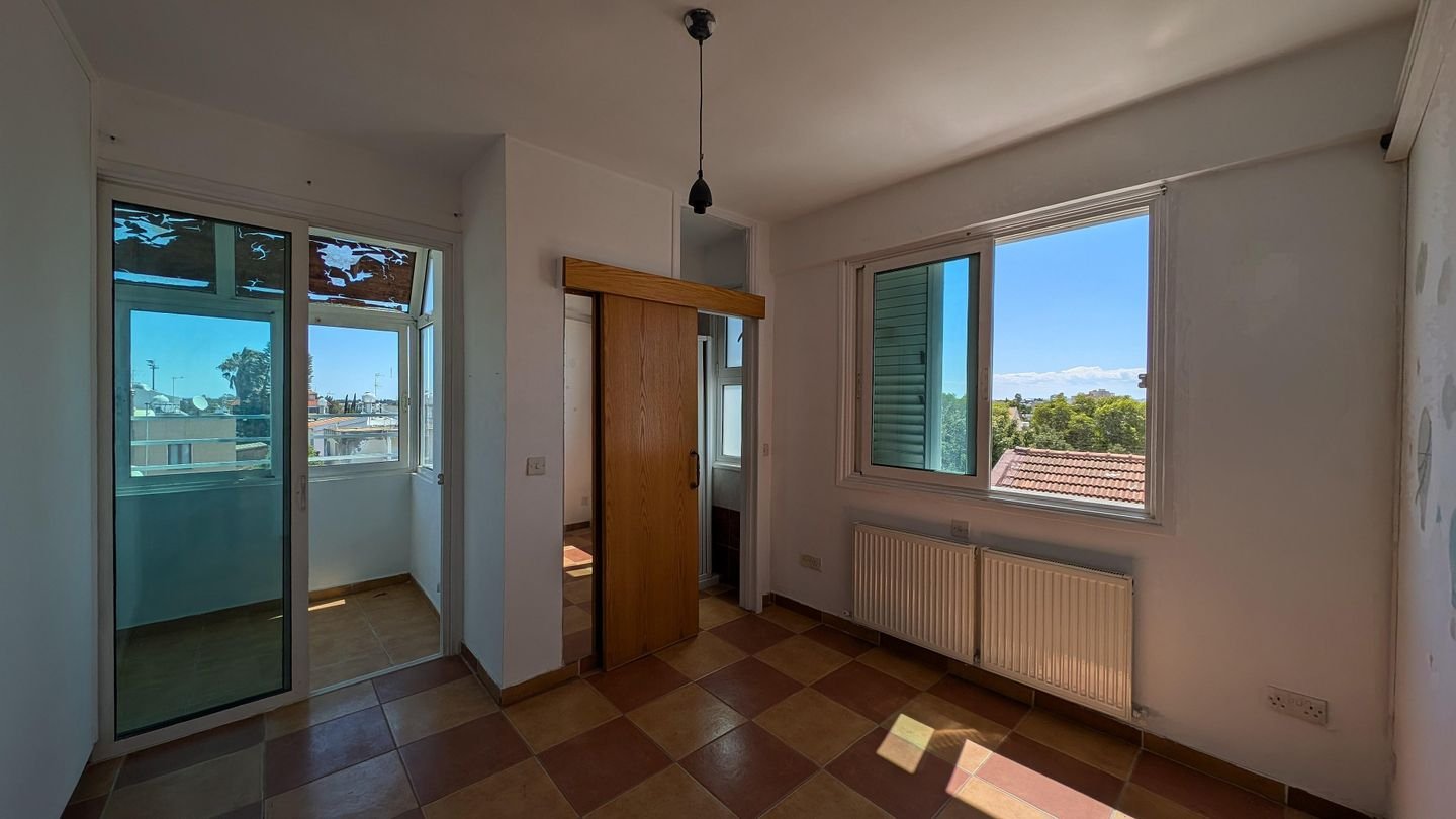 Three-storey building, located in Kaimakli, Nicosia photo 42