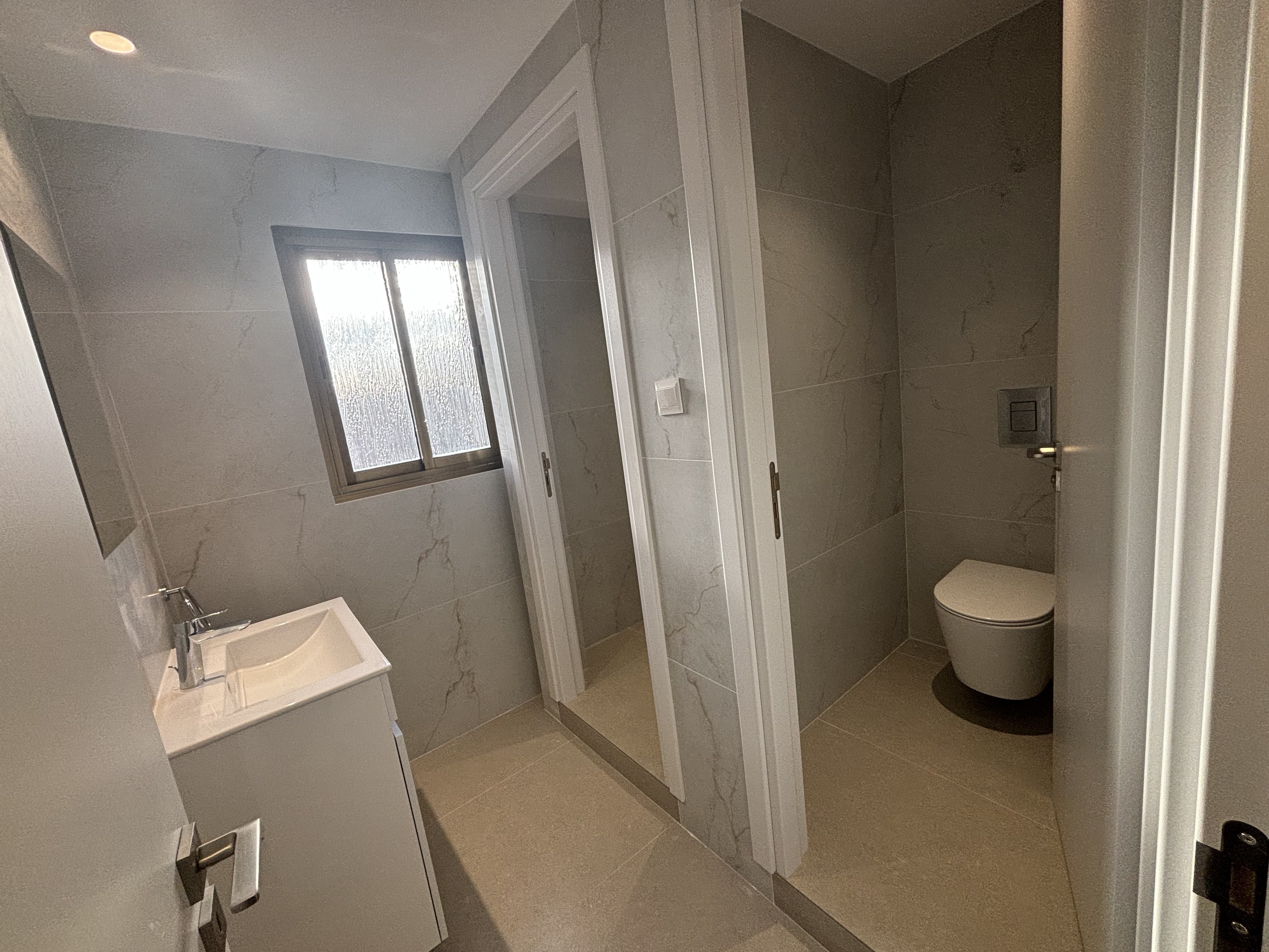 Fully renovated Office in Neapolis, Limassol photo 12