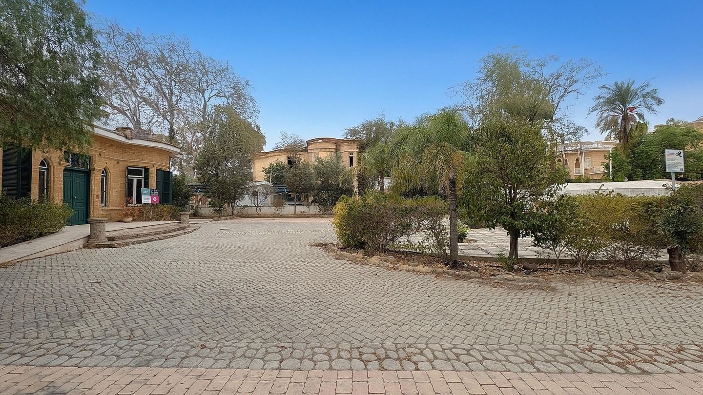 Two-storey listed building in historic old Nicosia photo 3