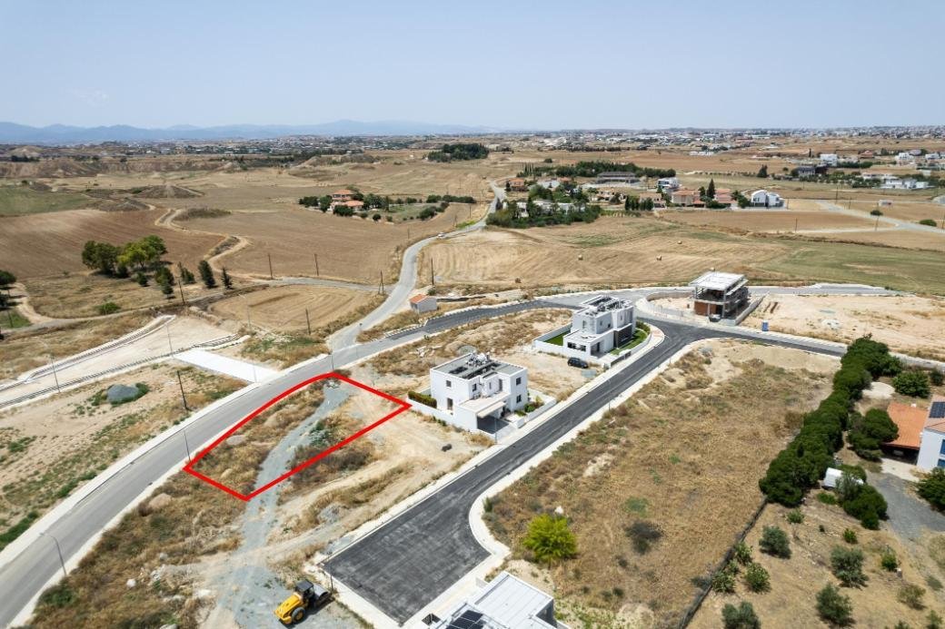 Residential plot under division in Latsia, Nicosia photo 3