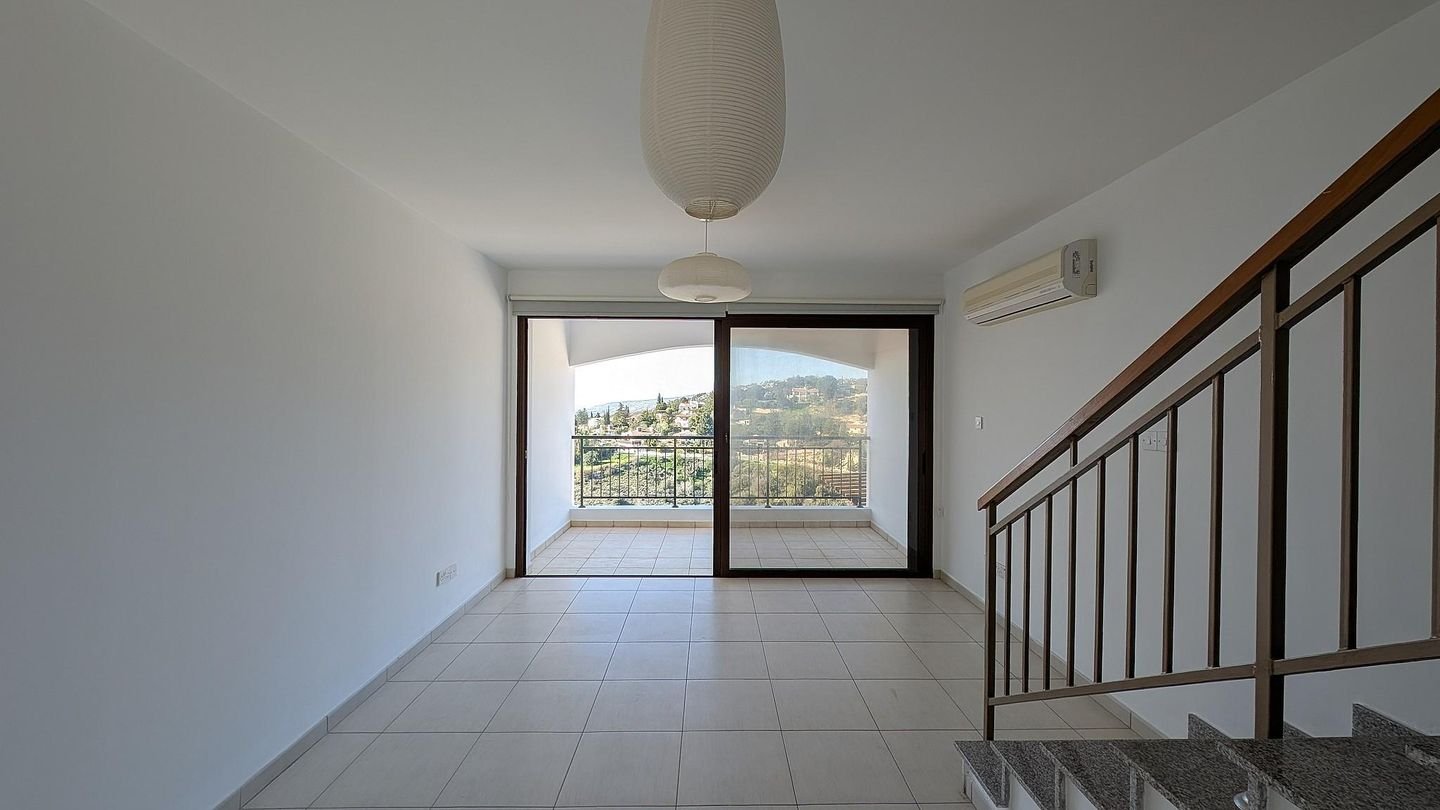 Two-Storey 2-Bedroom Apartment in Tala, Paphos photo 10
