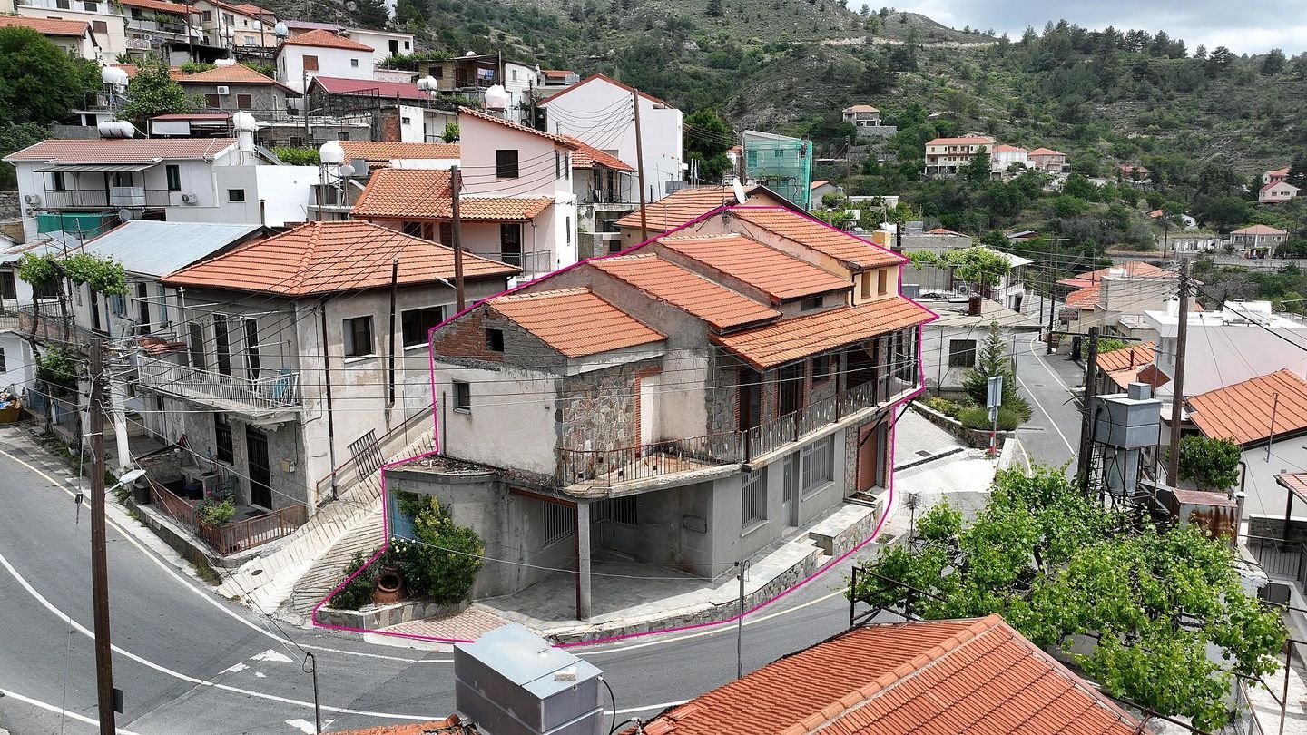 Three-storey building in Chandria, Limassol photo 2