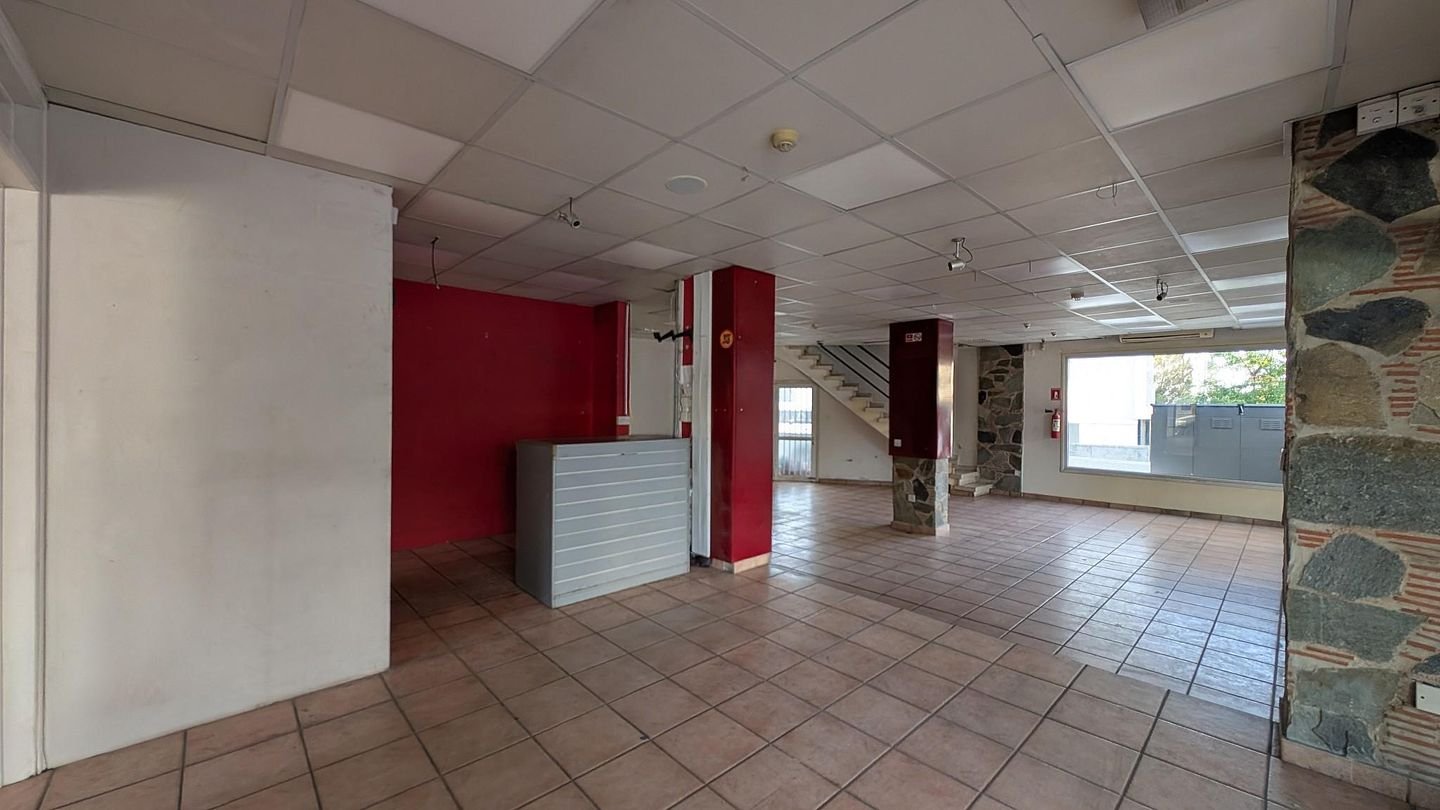 Shop with mezzanine in Agios Antonios, Nicosia photo 8