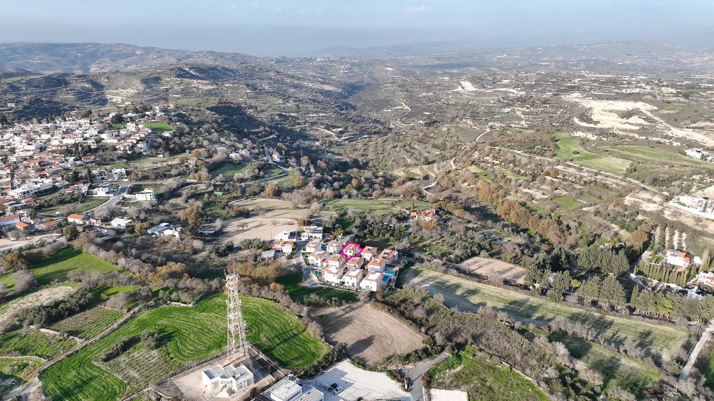 Three-bedroom Villa,Tsada, Paphos photo 5