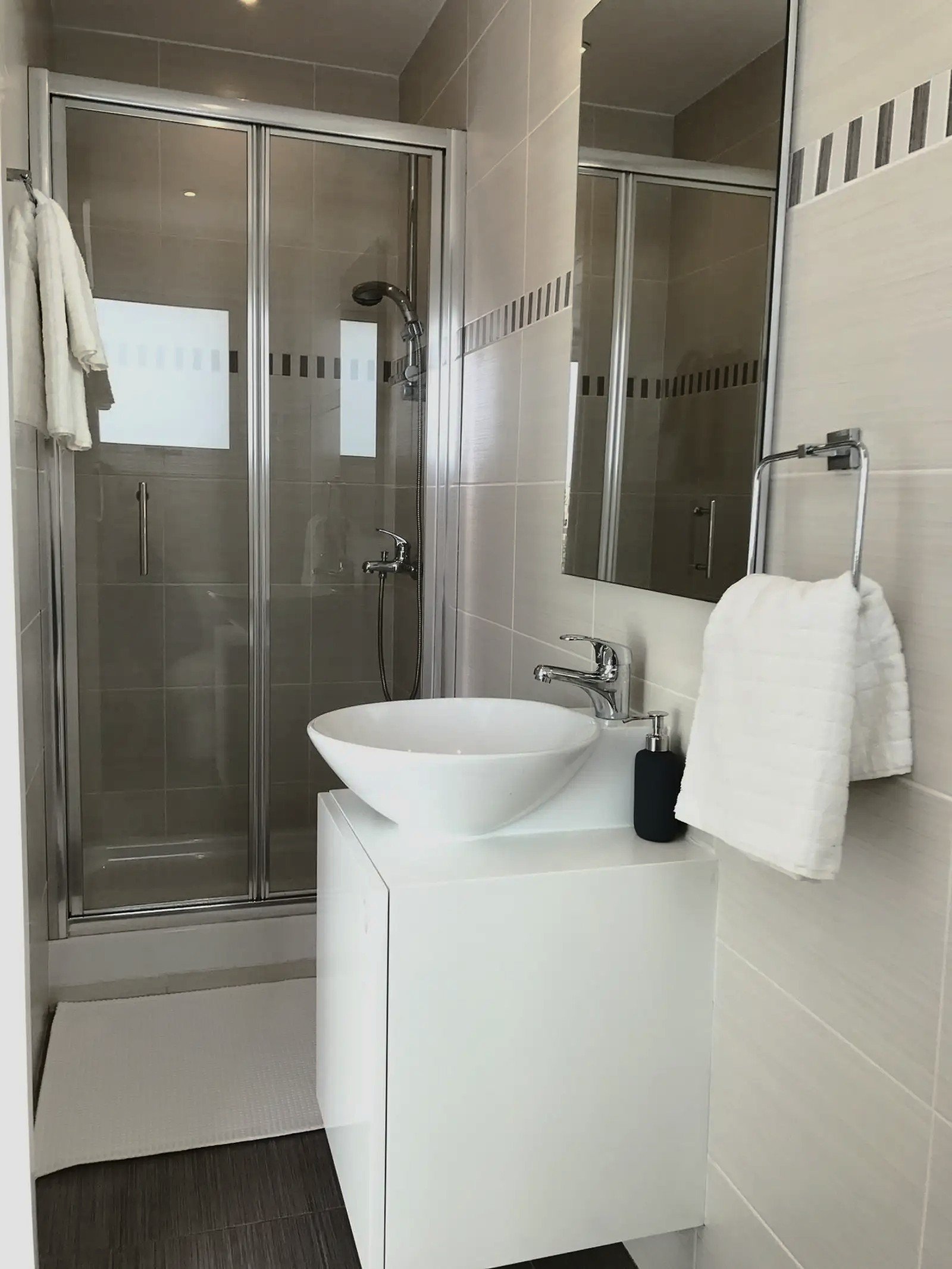 4 BR Penthouse in Neapolis, Limassol photo 9