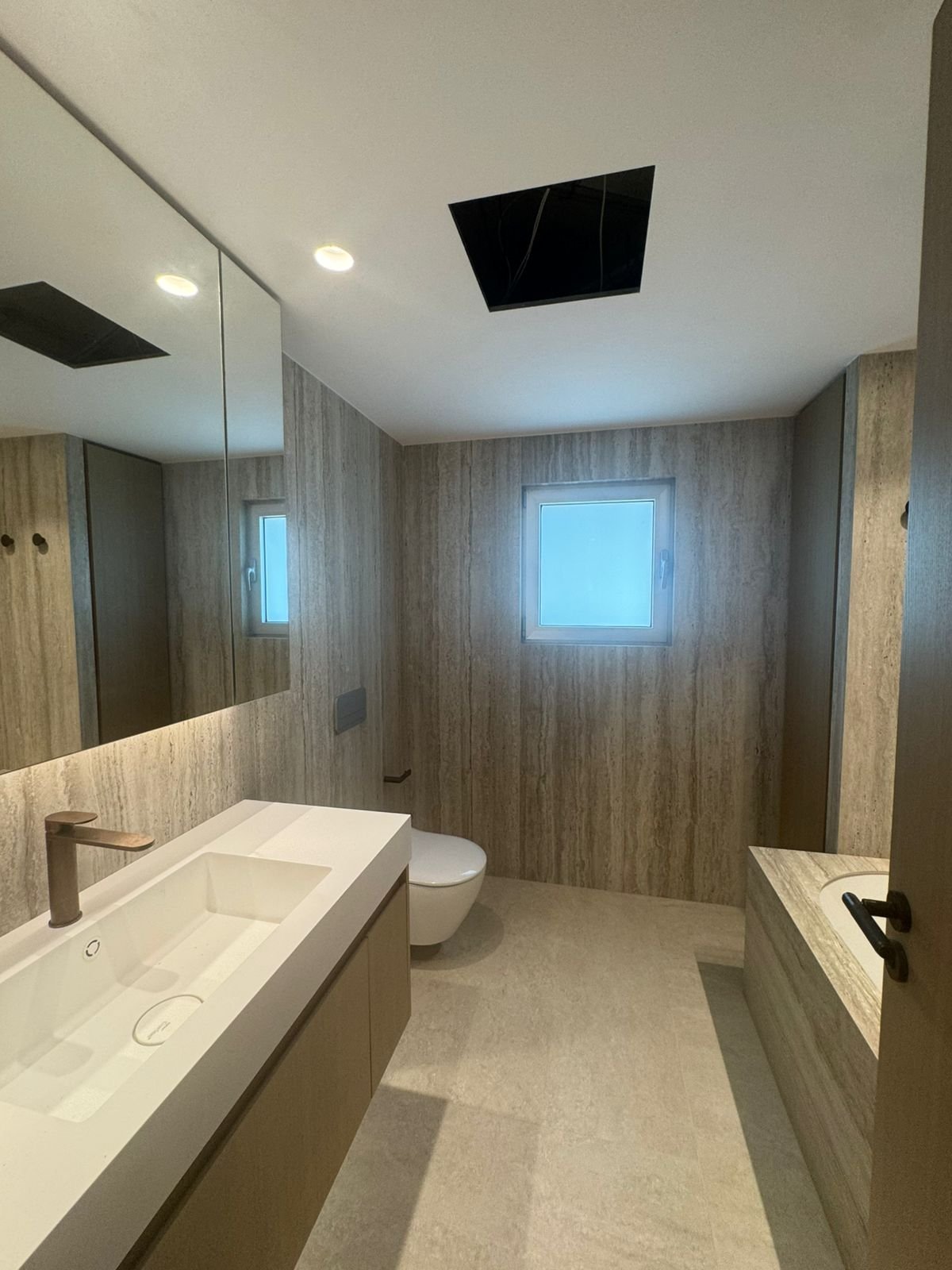 4 BR Luxury Apartment in Agios Tychonas, Limassol photo 15