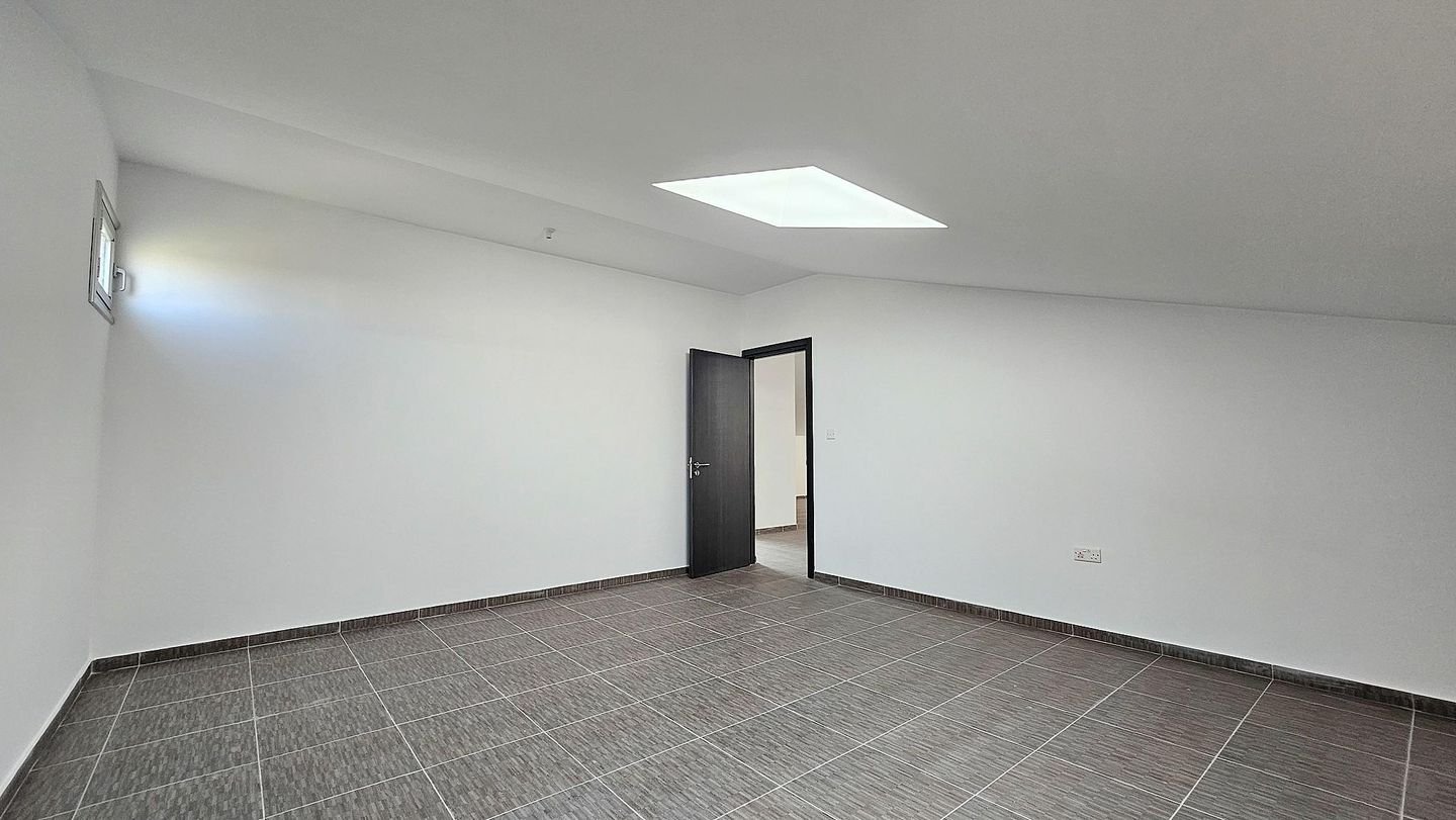 Charming Metallic-Frame with prefabricated walls , detached Home with Attic in Peristerona, Nicosia photo 20