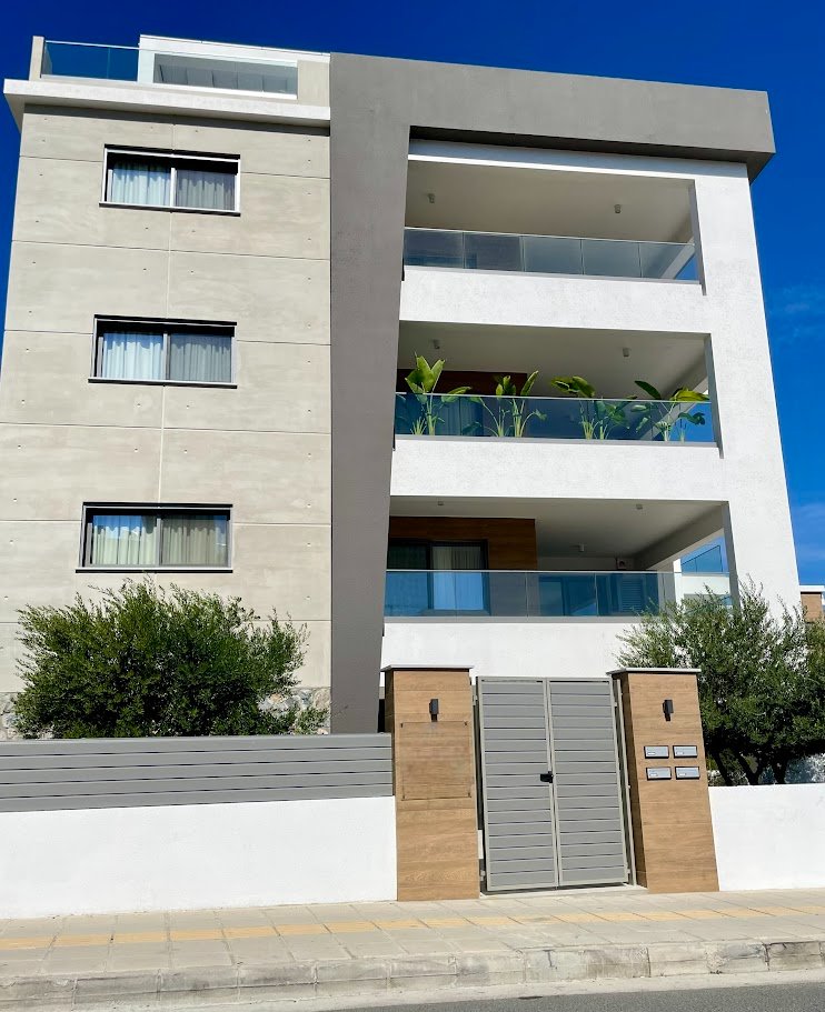 4+1 BR whole-floor Penthouse with rooftop garden in Potamos Germasogeias, Limassol photo 32