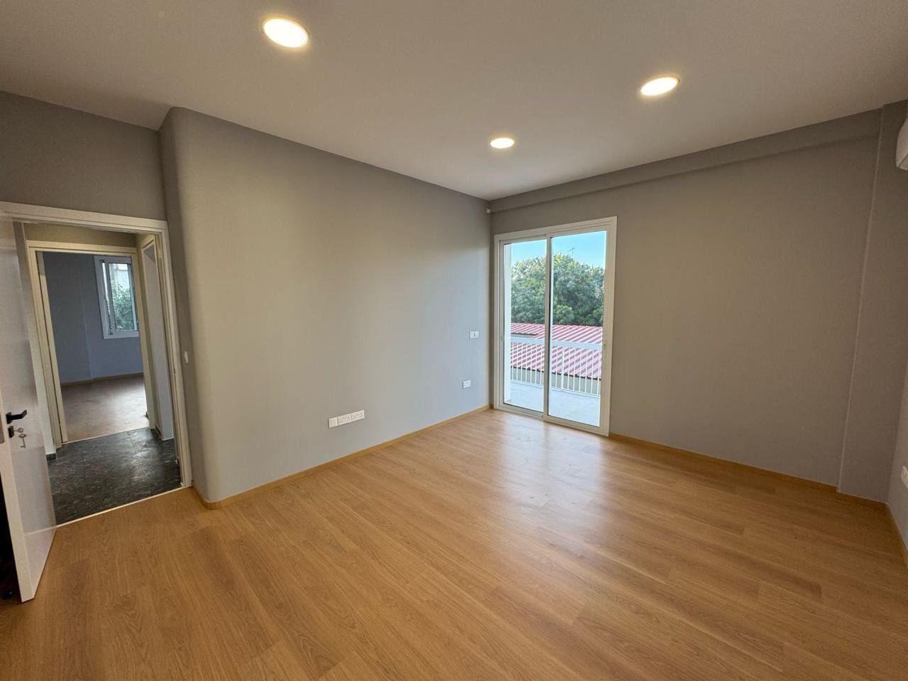 Fully renovated Office in Agios Georgios, Limassol photo 11