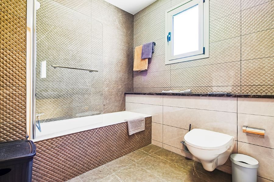 4 BR Villa in Agios Tychonas, Limassol photo 10