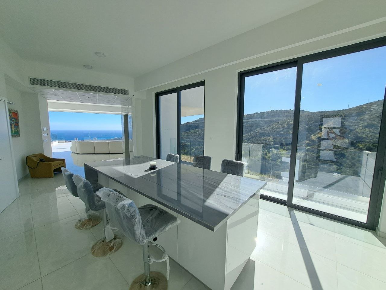 4 BR Luxury Villa in Agios Tychonas, Limassol photo 2