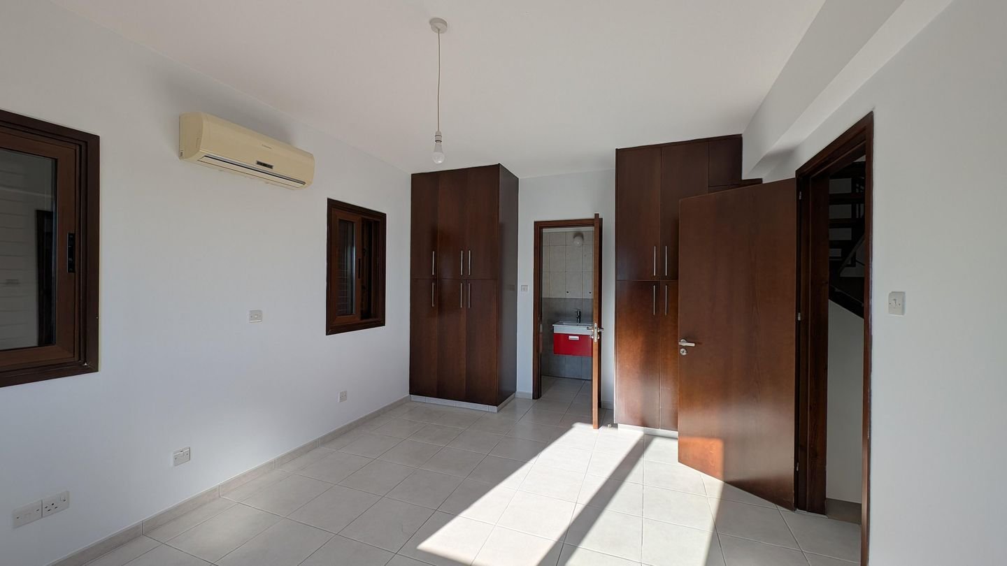 Two-Storey Semi-Detached House in Psimolofou, Nicosia photo 16