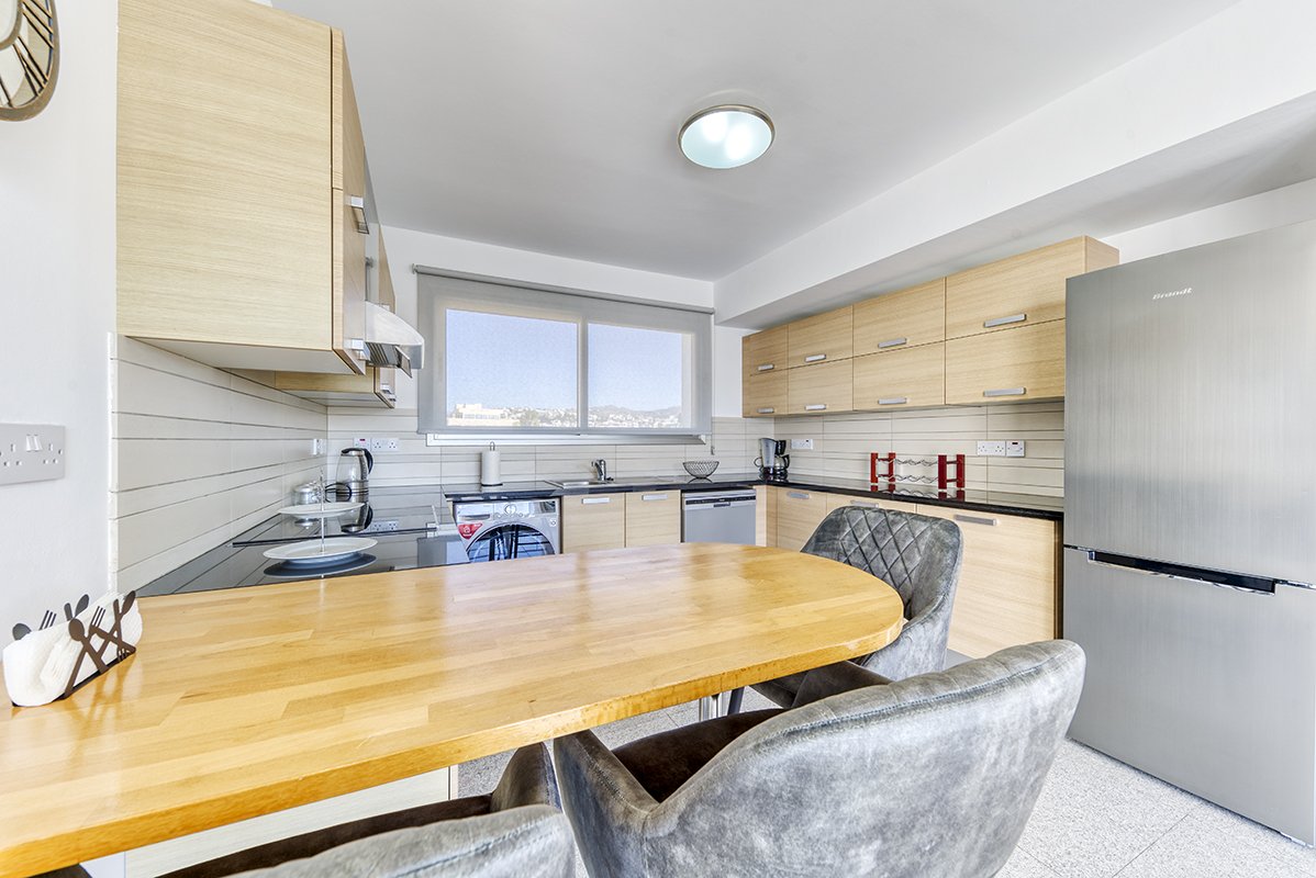 2 BR Apartment in Mesa Geitonia, Limassol photo 7