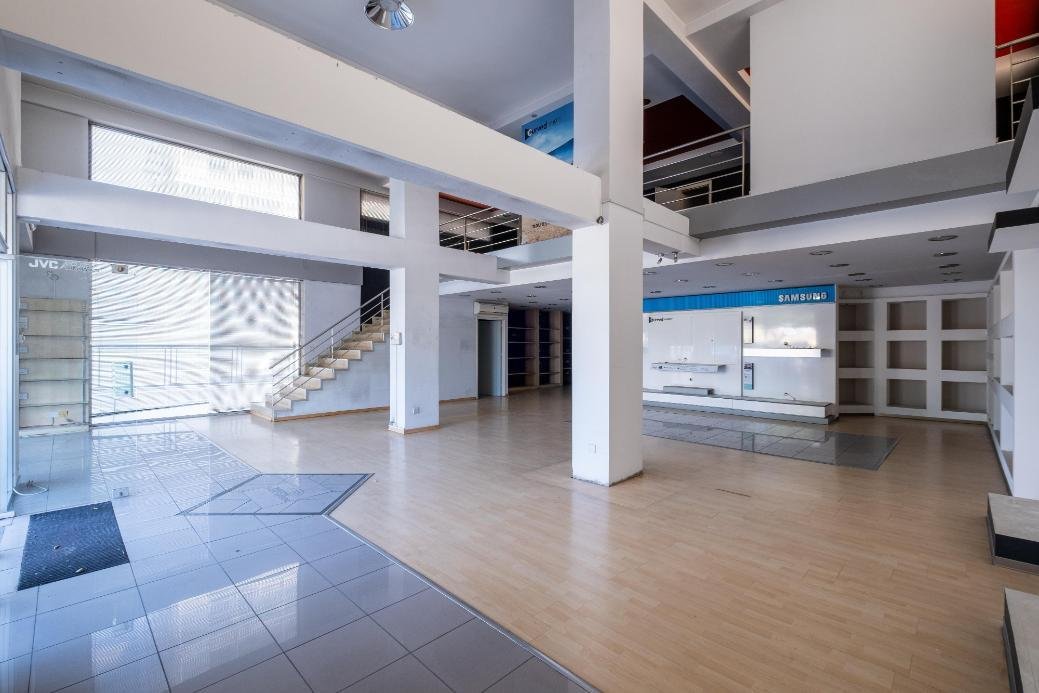 Shop with mezzanine in Agios Antonios, Nicosia photo 3