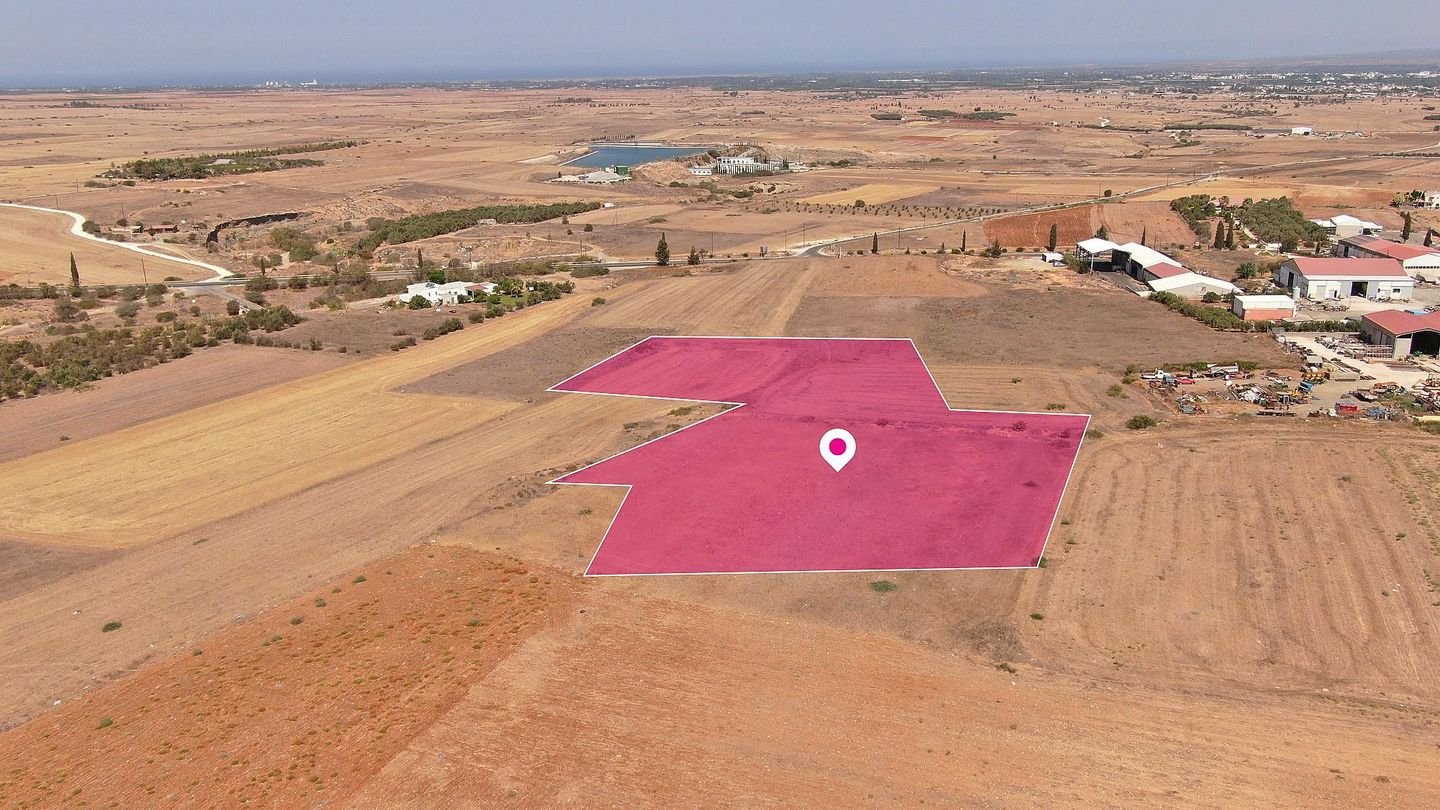 Industrial field in Astromeritis, Nicosia. photo 4