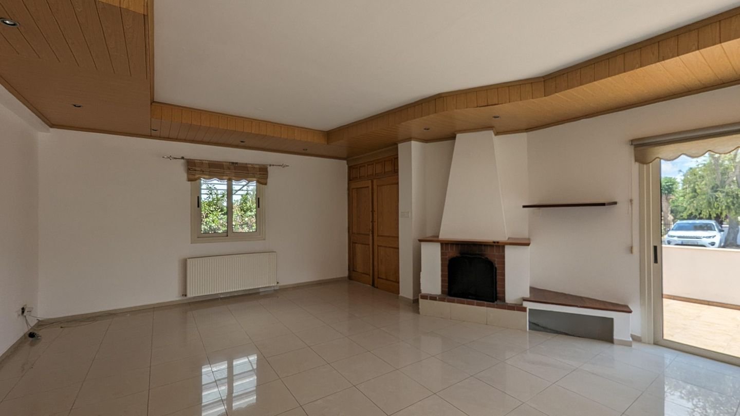 Four bedroom house with attic, in Lakatamia, Nicosia. photo 9