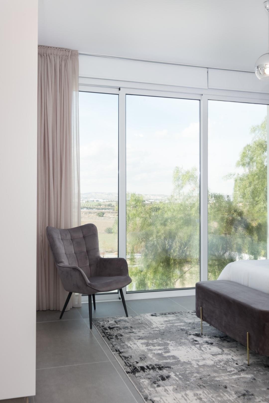 4 BR House in Dromolaxia, Larnaca photo 8