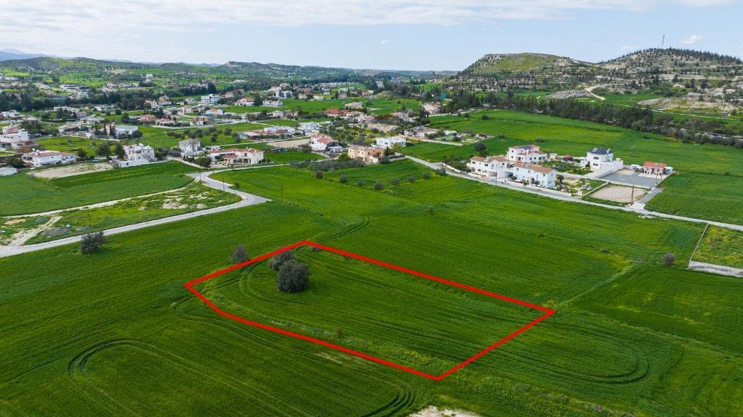 Residential field in Alambra, Nicosia photo 4