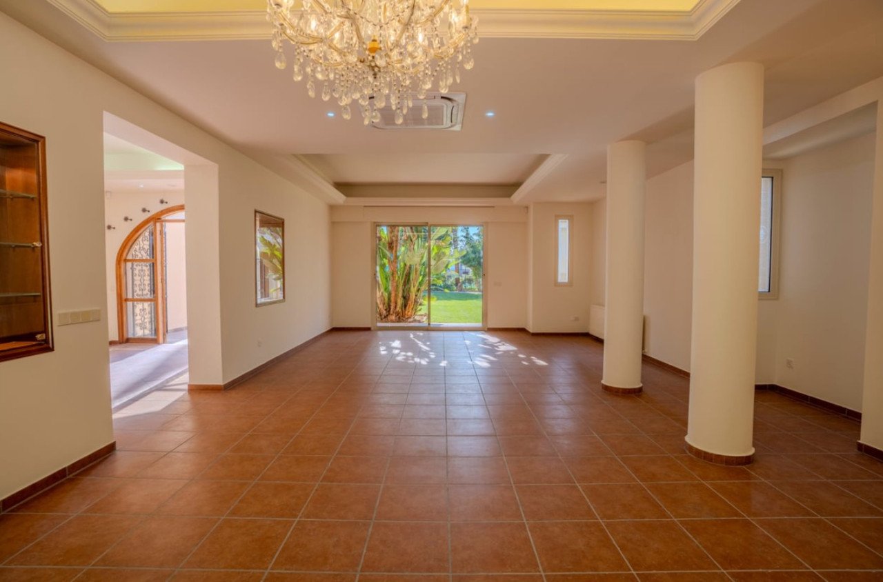 5 BR Detached House in Ypsonas, Limassol photo 3