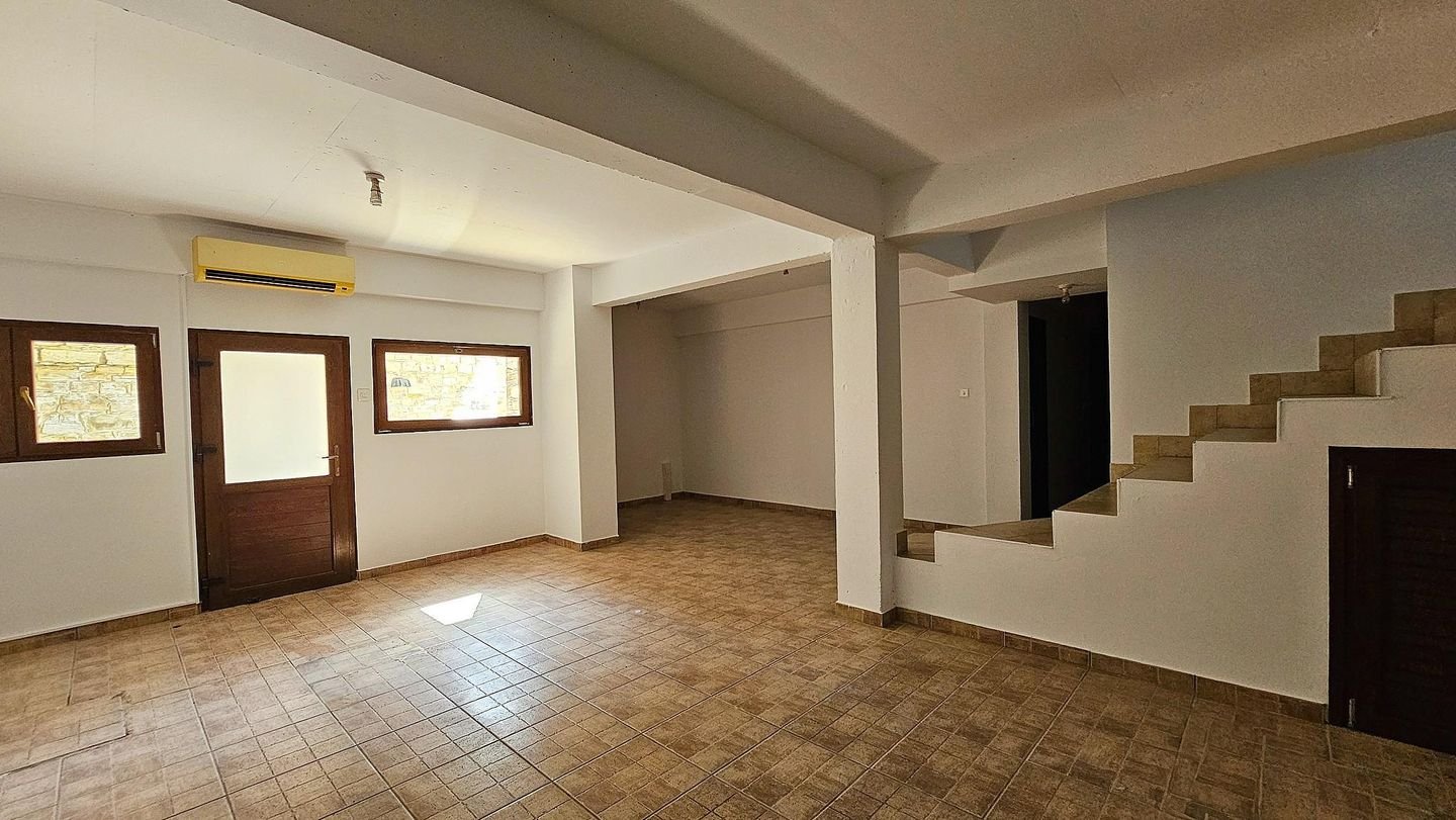 Spacious 3-Bedroom Semi-Detached House with Basement in Agia Anna, Larnaca photo 24