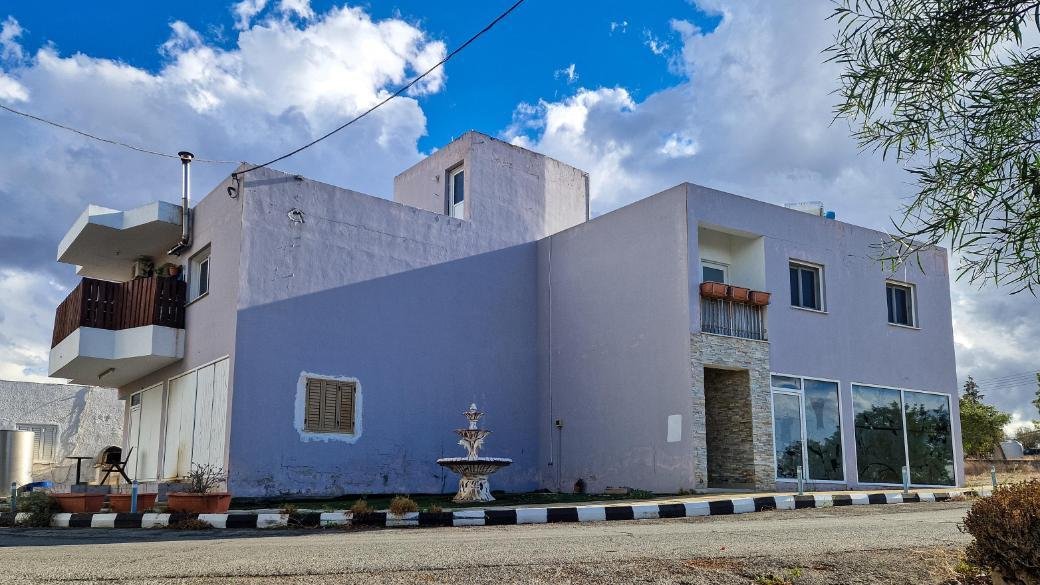 Two-storey mixed-use building in Deneia, Nicosia photo 4