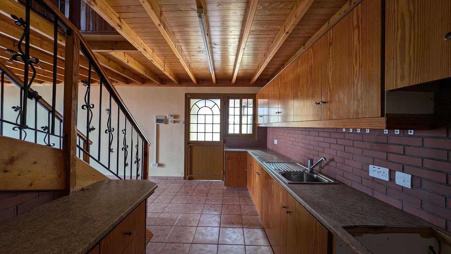 Three-storey building in Chandria, Limassol photo 21