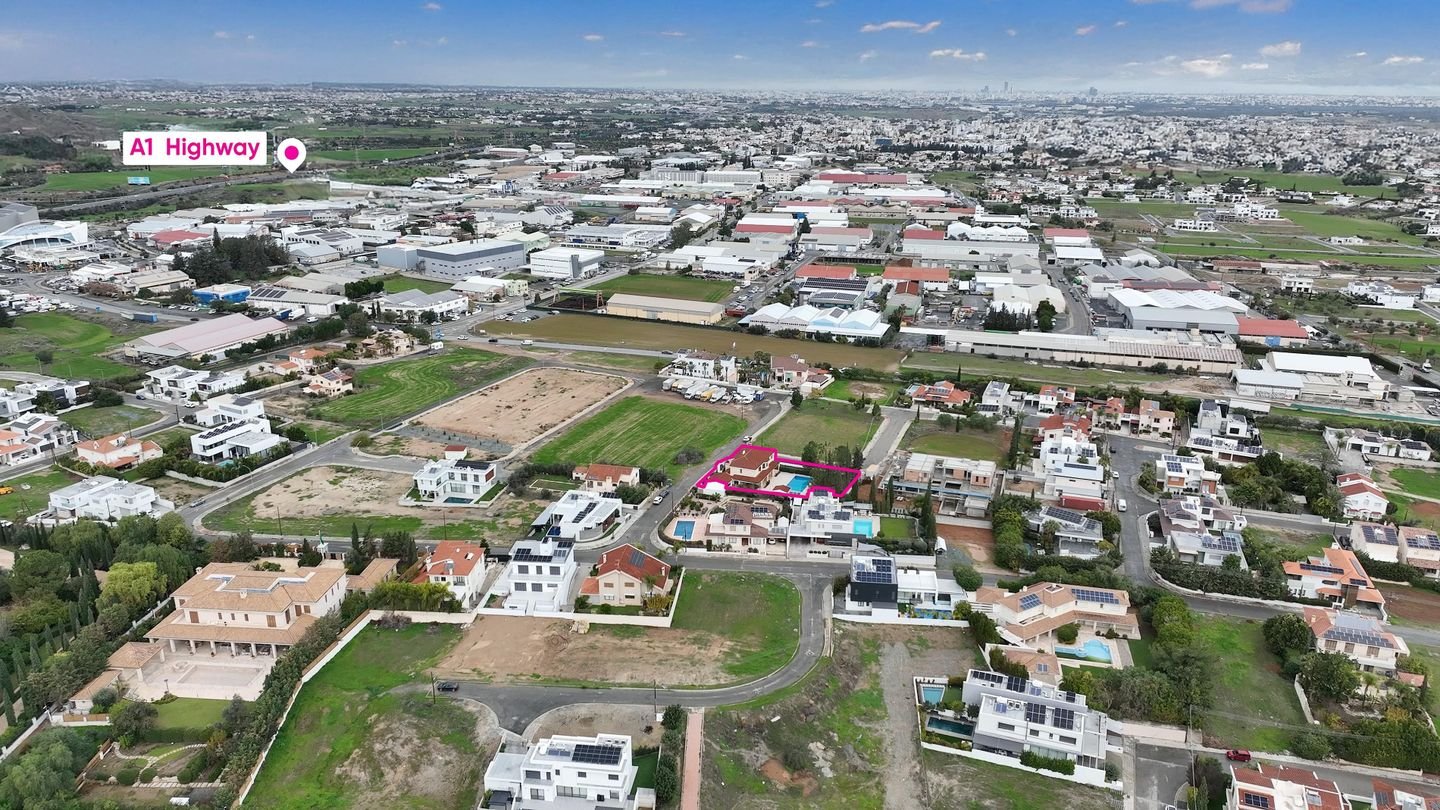 Luxurious Mansion in Agios Georgios, Latsia, Nicosia photo 4