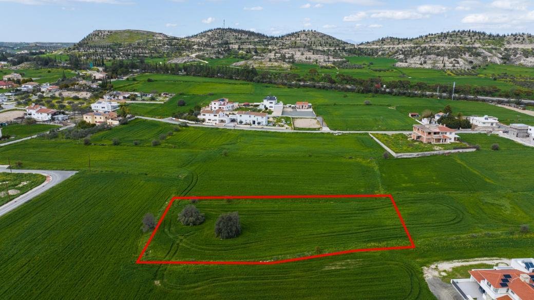 Residential field in Alambra, Nicosia photo 1